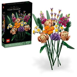 LEGO flower bouquet set with colorful bricks