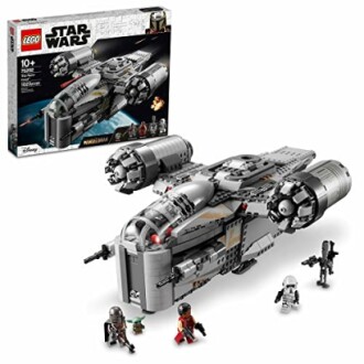 LEGO Star Wars Razor Crest set with box and minifigures.