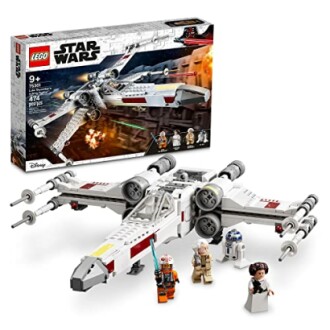 LEGO Star Wars X-Wing set with minifigures and box.